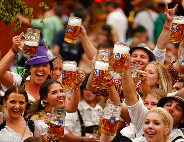 Tour de la Cerveza en Munich. Las Seis Grandes Cerveceras ! Tour en coche y caminata por Munich La cata de cerveza.